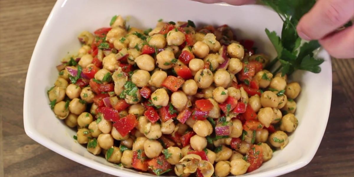 Benefits of Chickpea Salad